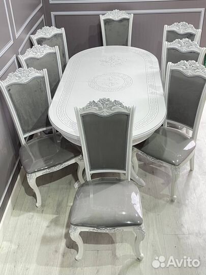 Столы и стулья