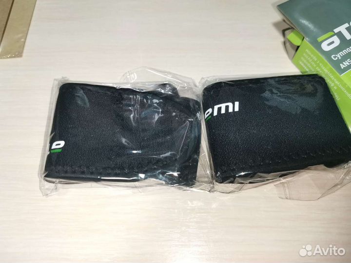 Суппорт запастья узкий Atemi ans-009