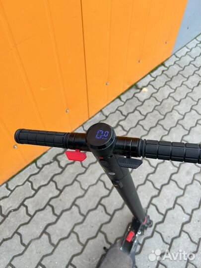 Продам электросамокат