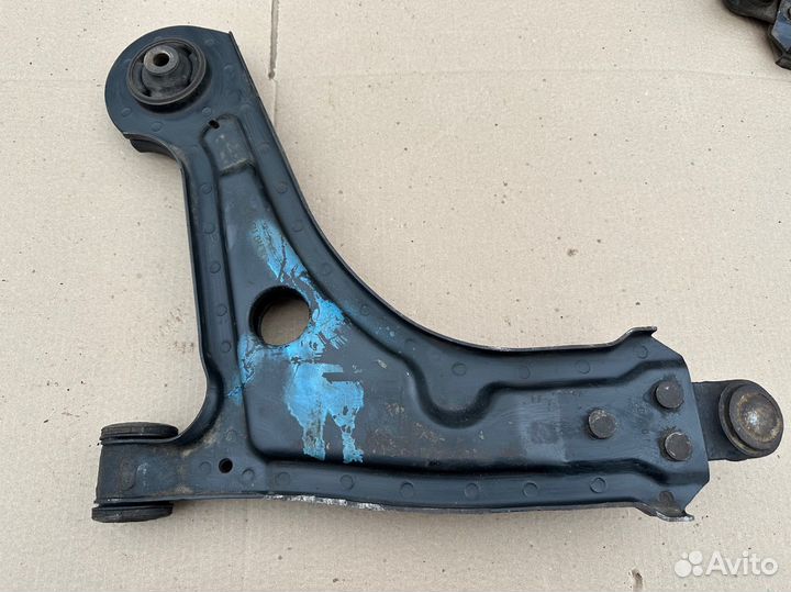 Рычаг передний правый Chevrolet Lacetti