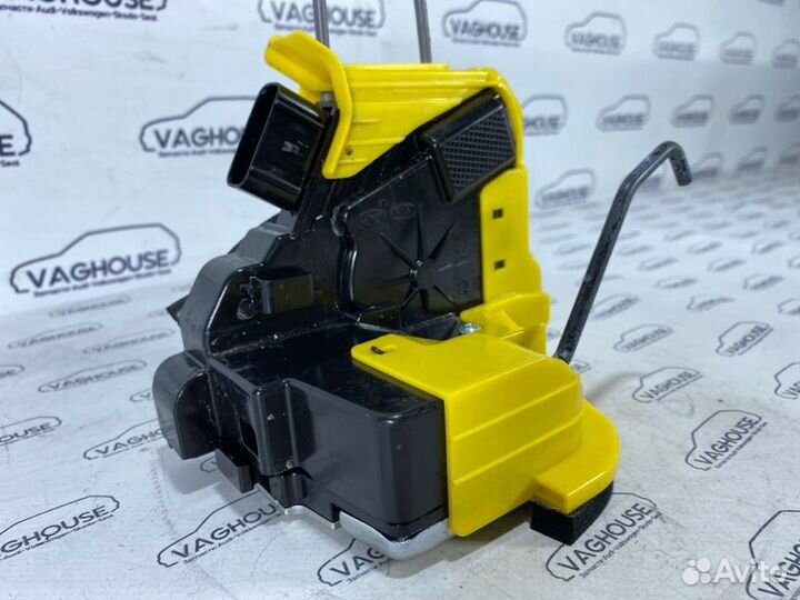 Замок двери задний левый Hyundai Solaris 1.4 G4LC