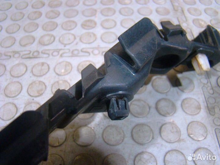 KIA Sportage 3 Кронштейн переднего бампера правый