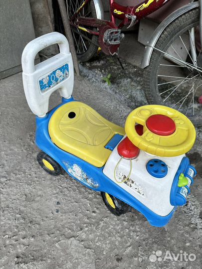 Трехколесный велосипед