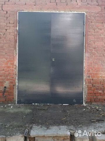 Тамбурная дверь