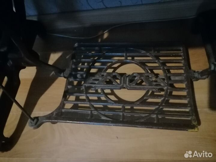 Швейная машинка 