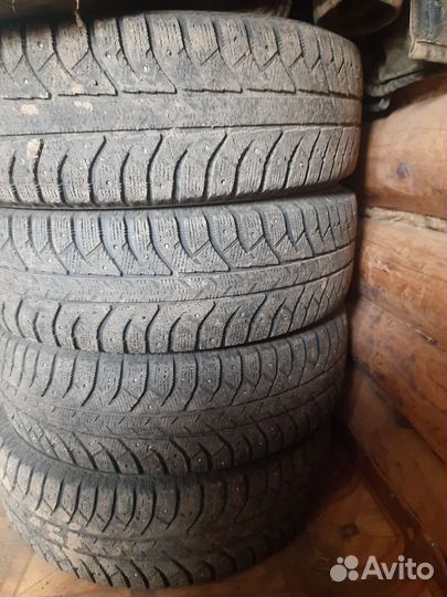 Bridgestone Ice Cruiser 7000 225/70 R16