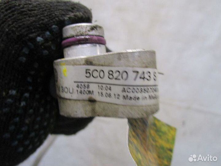 Трубка кондиционера VW Jetta 2011 (1.6 clra 5C0820