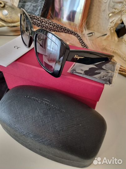 Salvatore ferragamo очки