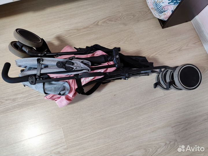 Прогулочная коляска-трость