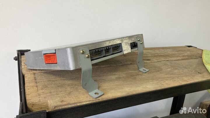 Электронный блок Toyota Prius 8989047011 NHW10