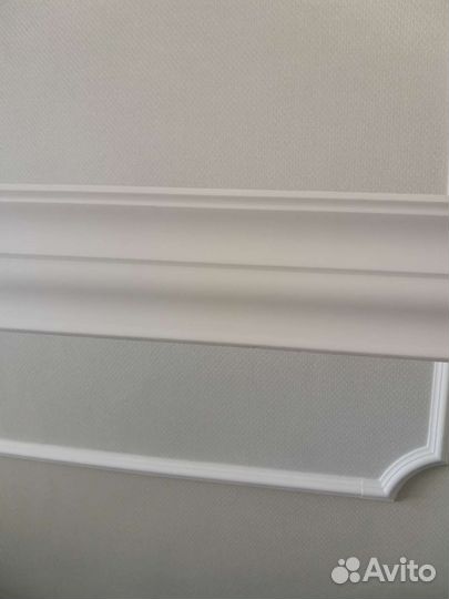 Плинтус потолочный