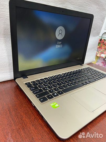 Ноутбук asus D540M