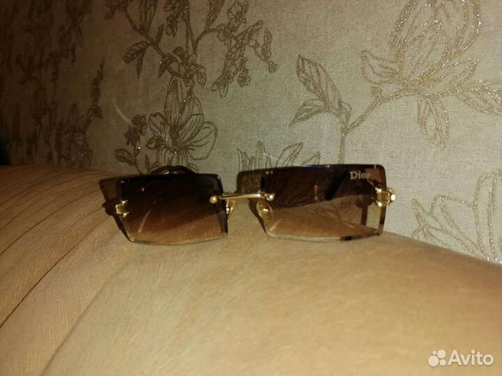 Солнцезащитные очки