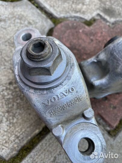 Volvo XC90 2015 рычаг передний правый