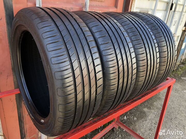 Goodyear EfficientGrip Performance 215/45 R16 90V