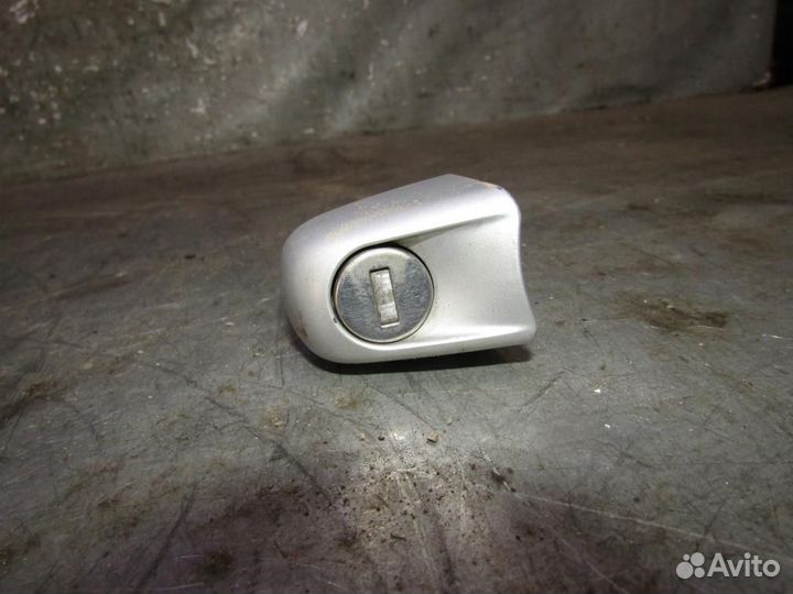 Вставка замка двери лев. Porsche Cayenne 2003-2010