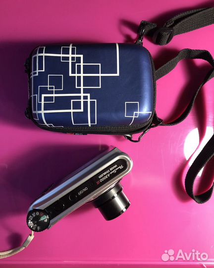 Компактный фотоаппарат