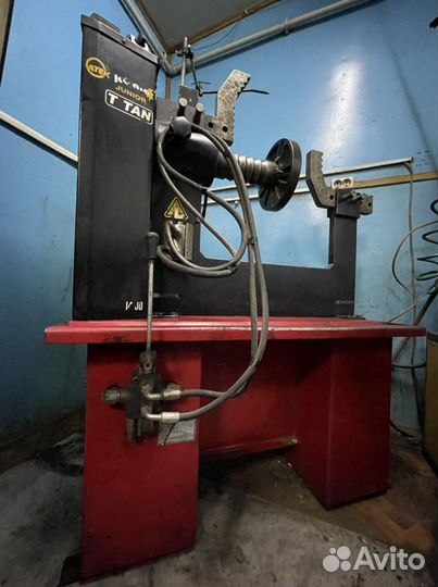 Станок для правки литых дисков