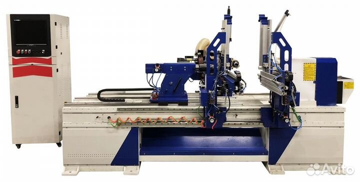 Токарный центр с чпу с автозагрузкой заготовок