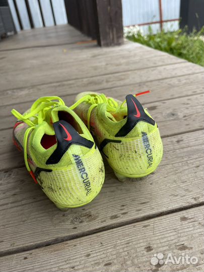 Бусы футбольные