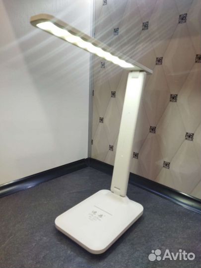 Лампа настольная, беспроводная