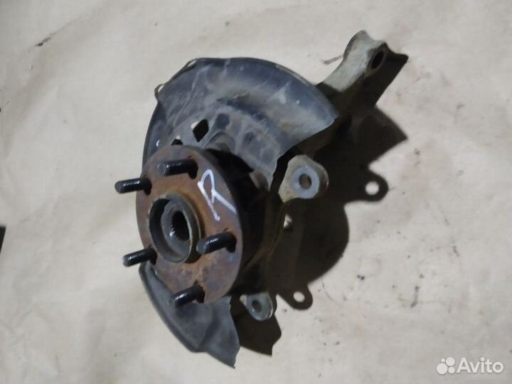 Кулак поворотный правый Toyota Rav4 XA30