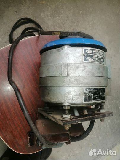 Электроматор от стиральной машины Вятка