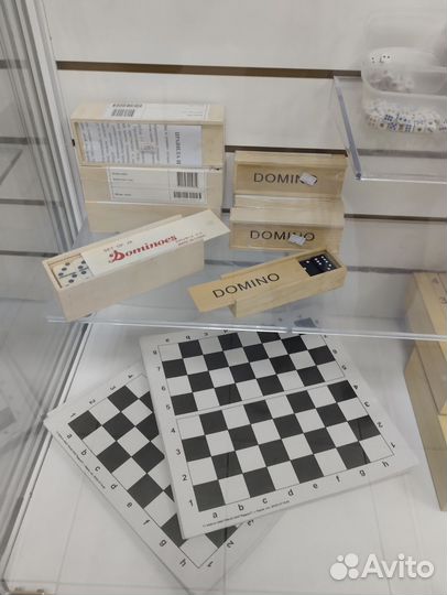 Шашки, шахматная доска, фигуры