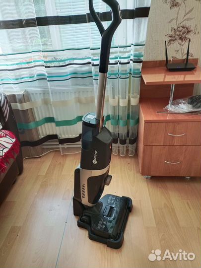Моющий пылесос Neatsvor t30