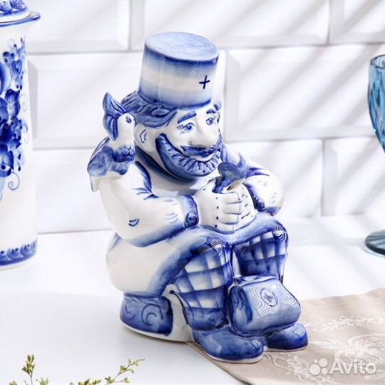 Штоф 'Айболит', 1 л, 21 см, гжель