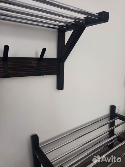 Настенные вешалки с полкой в прихожую