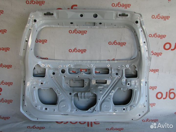 Toyota RAV4 крышка багажника 2015-2017