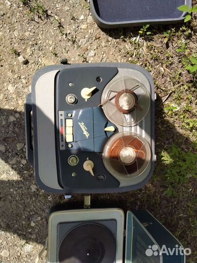 Грамафон,радио и пластинкопроигрыватель