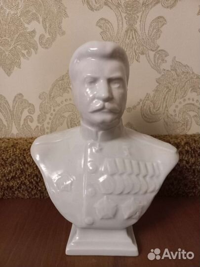 Бюст Сталин