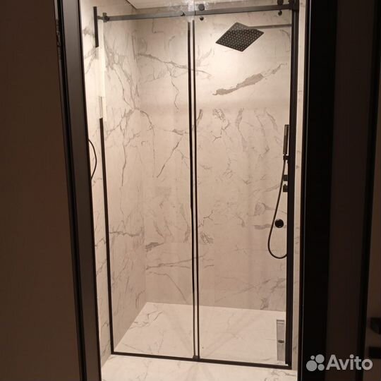 Стеклянные ограждения для ванной