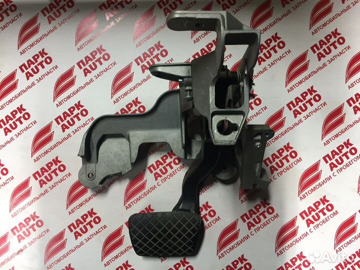 Педаль тормоза Audi A6 C7