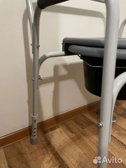 Санитарное кресло туалет