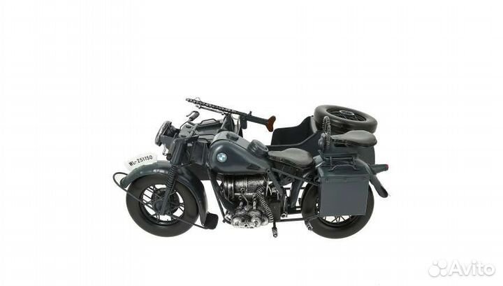 Металлический военный мотоцикла BMW R75 с коляской