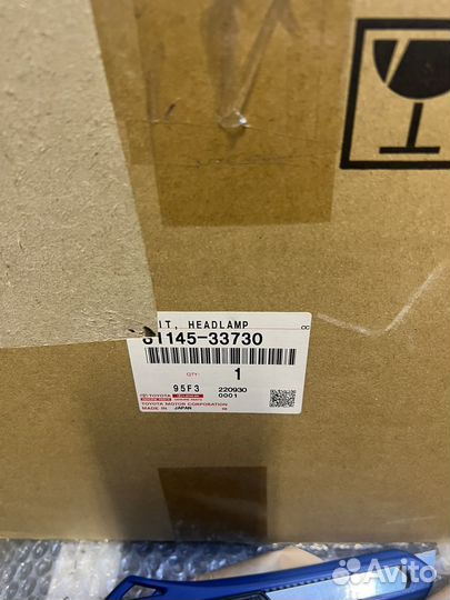 Фара ксенон передняя правая Toyota Camry 40