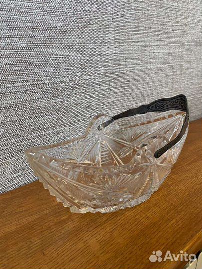 Хрустальная конфетница с мельхиоровой ручкой