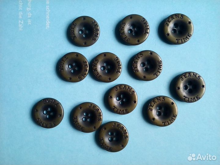 Металлические пуговицы. Пластмассовые пуговицы
