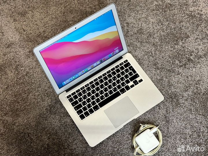 MacBook Air 13 2014 4/128gb. АКБ 1 цикл