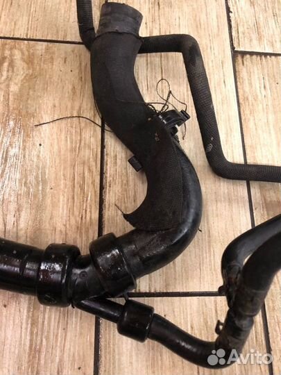 Патрубок системы охлаждения Audi Allroad quattro