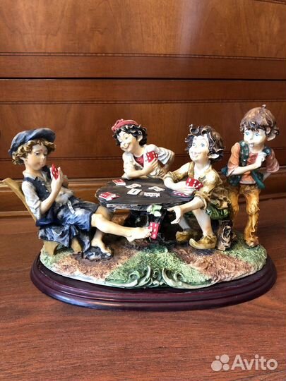 Статуэтка Юные картежники, Юные шулеры