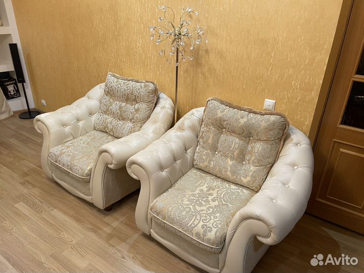 Диван и два кресла в комплекте бу