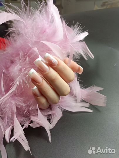 Мастер маникюра, наращивание ногтей, коррекция