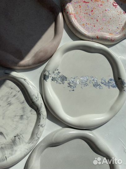 Гипсовые изделия. Вазы. Подносы. Кашпо. Декор