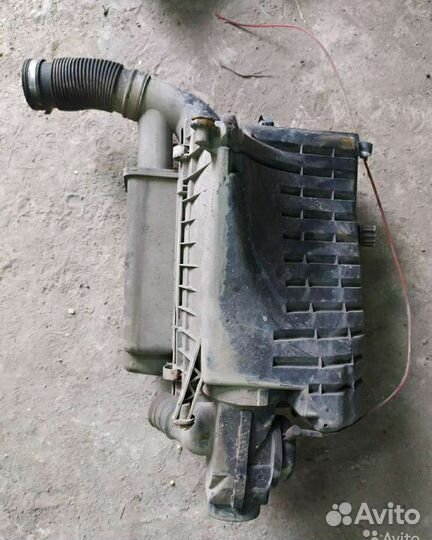 Корпус воздушного фильтра Опель Вектра В