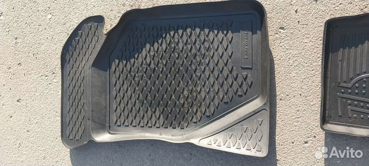Автомобильные коврики резиновые
