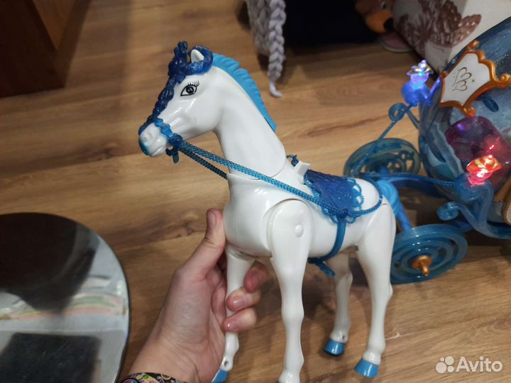 Игрушка корета с лошадью